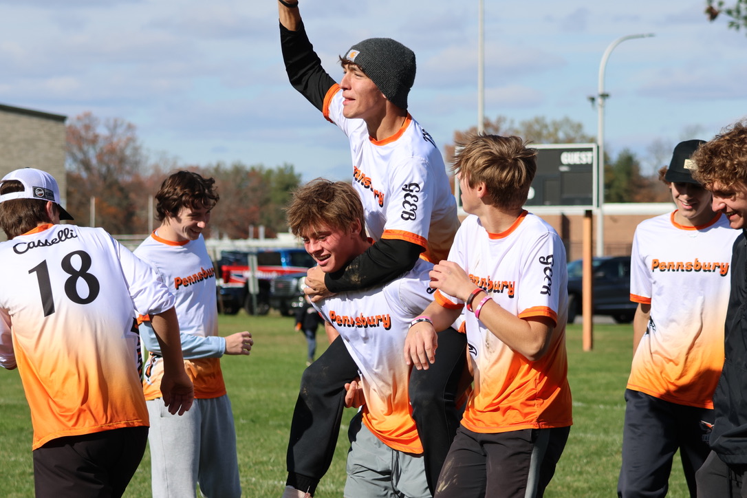 Born to Dive 2024 Pennsbury High School Ultimate Frisbee